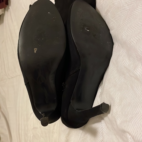 Black suede zippered boots size 8W 4 inch heels sexy knee length - Picture 10 of 10